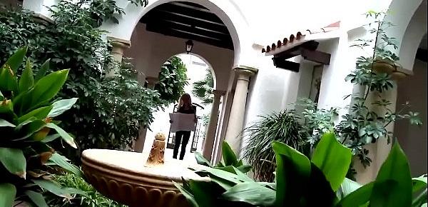Cindy Sun has lost a passerby to help her find her way to fuck her ass